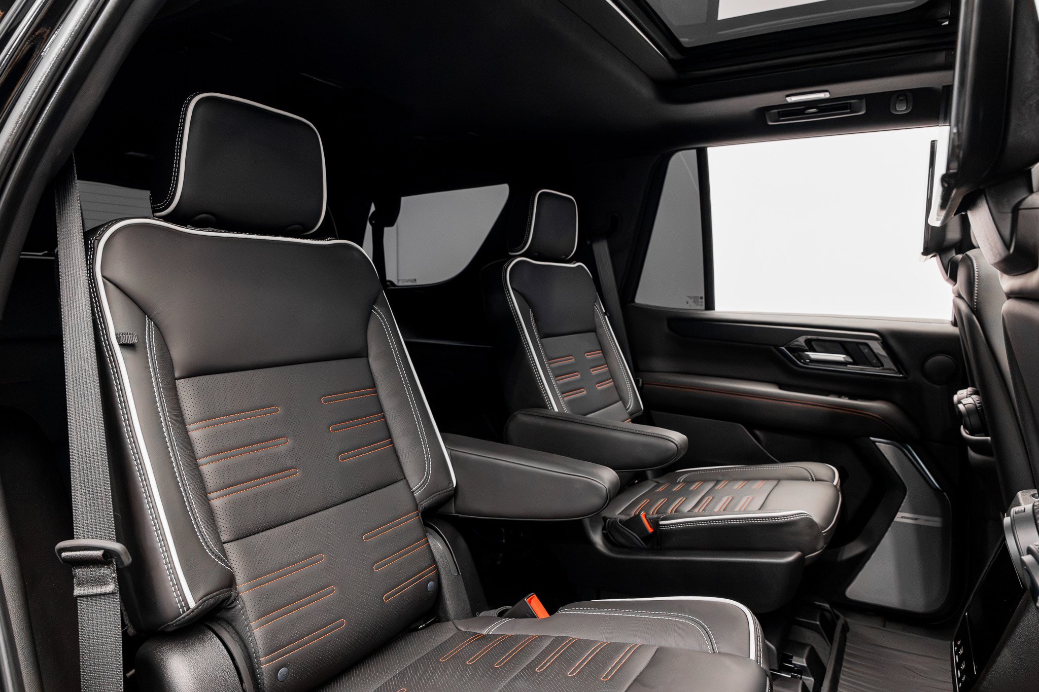 Used 2026 GMC Yukon AT4 Ultimate w/ LPO, Floor Liner Package AWD/4WD image 33