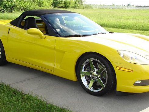 Used 2007 Chevrolet Corvette Convertible w/ Preferred Equipment Group RWD image 3