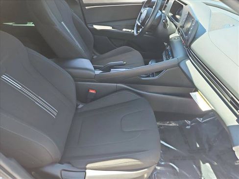 Used 2025 Hyundai Elantra Sport FWD image 25