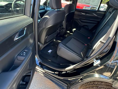 New 2025 Jeep Grand Cherokee Laredo image 19