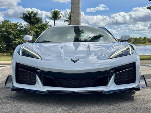 Used 2023 Chevrolet Corvette Z06 w/ Z07 Performance Package image 4