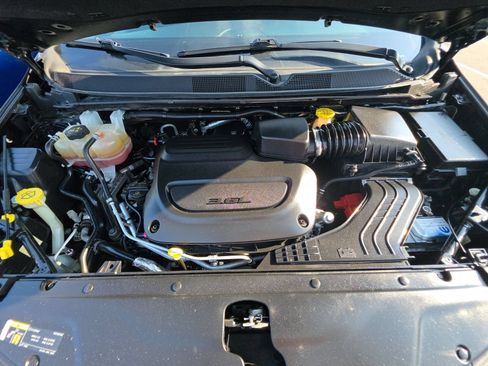 Used 2021 Chrysler Pacifica Touring-L w/ S Appearance Package FWD image 7