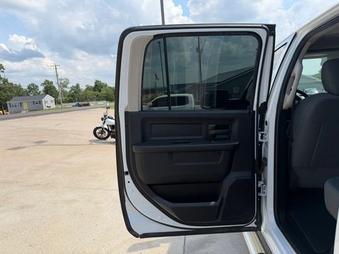 Used 2018 RAM 3500 Tradesman w/ Chrome Appearance Group AWD/4WD image 36