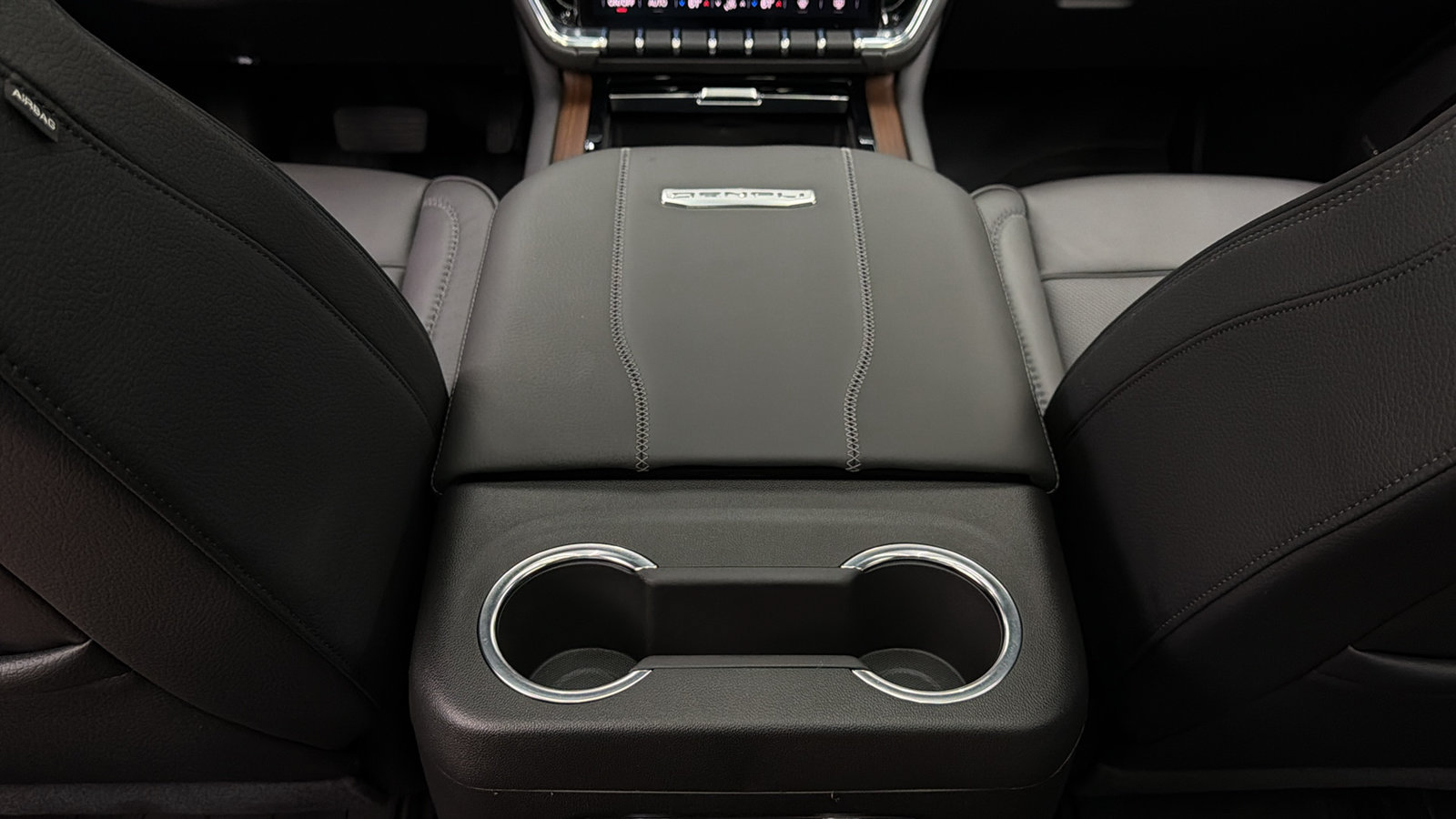 Used 2026 GMC Yukon XL Denali w/ Sun & Power Step Package AWD/4WD image 35
