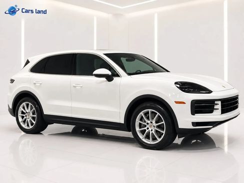 Used 2024 Porsche Cayenne AWD/4WD image 2