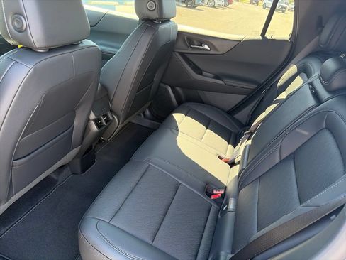 New 2027 Chevrolet Equinox LT w/ Convenience Package II FWD image 11