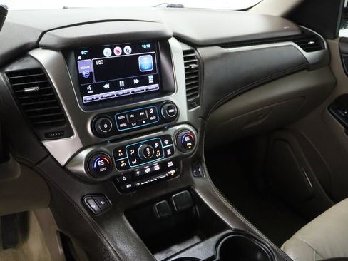 Used 2015 Chevrolet Suburban LT RWD image 16
