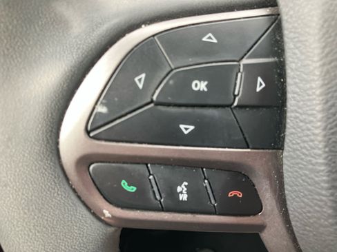 Used 2022 Jeep Cherokee Latitude Lux AWD/4WD image 16