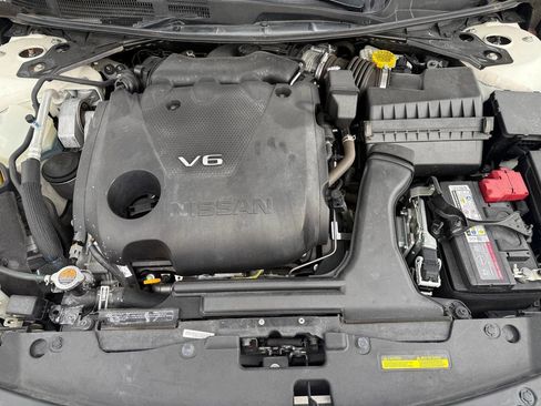 Used 2023 Nissan Maxima SR w/ Sport Mat Group image 32