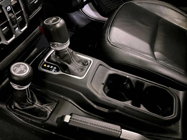 Used 2021 Jeep Wrangler Unlimited Sahara AWD/4WD image 16