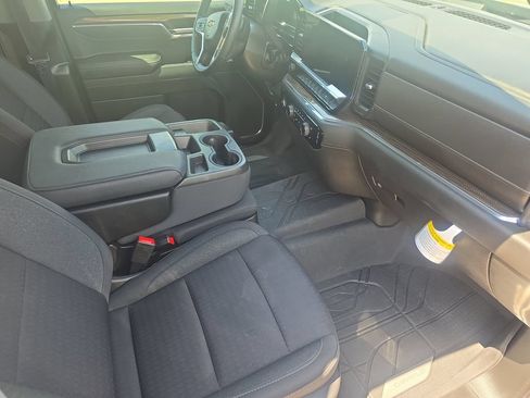 Used 2023 Chevrolet Silverado 1500 LT AWD/4WD image 10