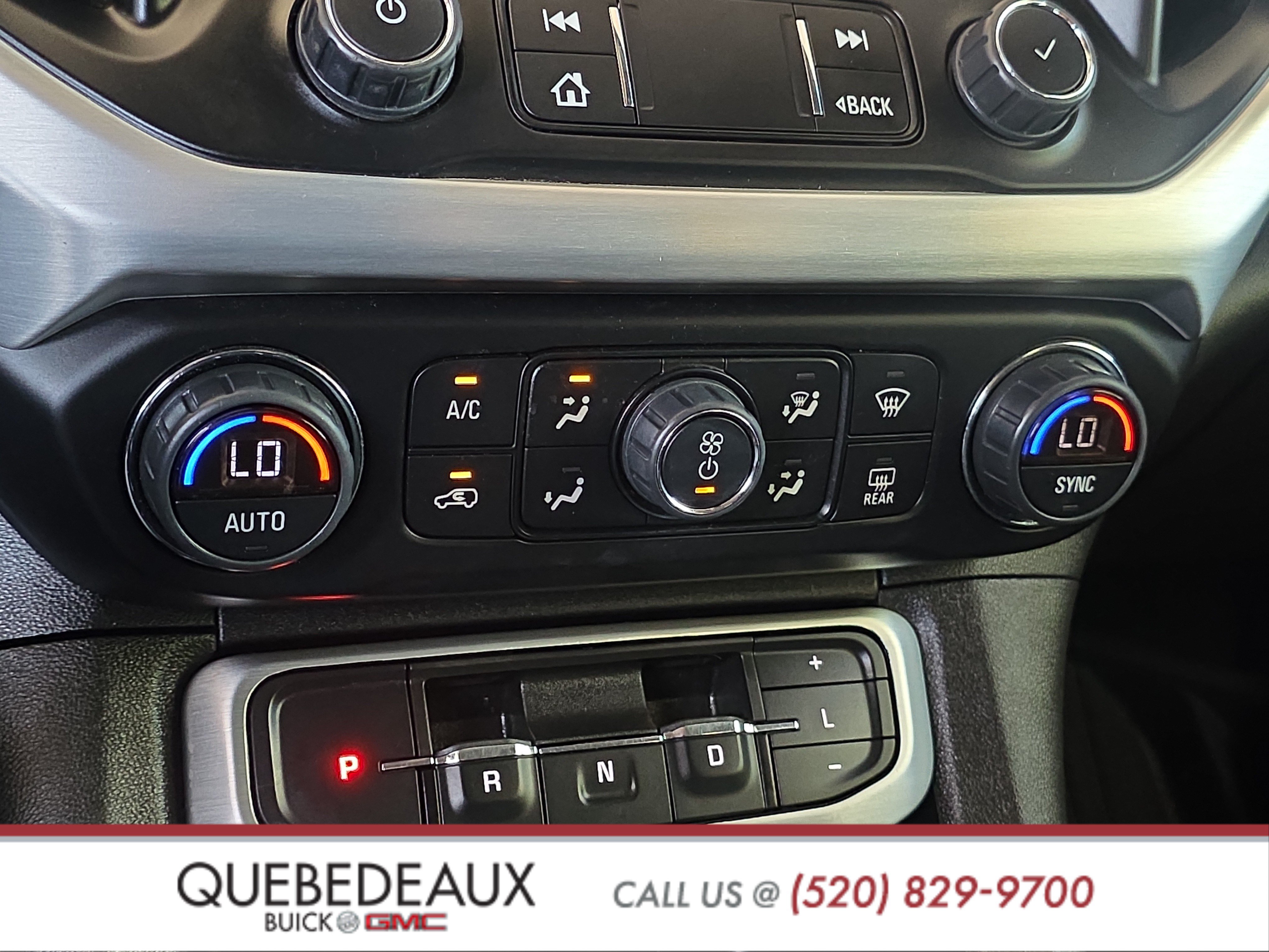 Used 2022 GMC Acadia SLT w/ Preferred Package FWD image 19