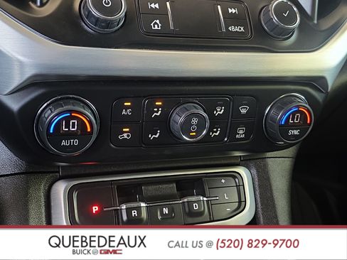 Used 2022 GMC Acadia SLT w/ Preferred Package FWD image 19