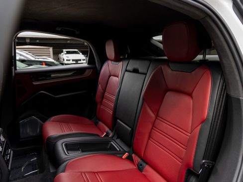 Certified 2024 Porsche Cayenne Turbo GT image 41