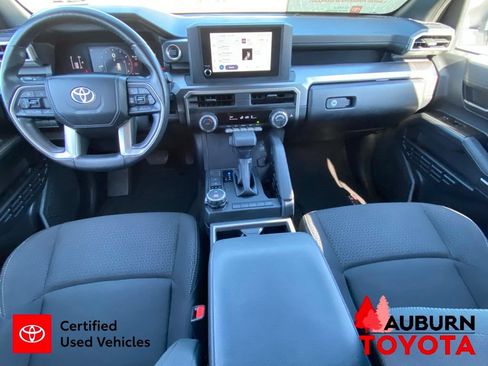 Certified 2025 Toyota 4Runner SR5 AWD/4WD image 29