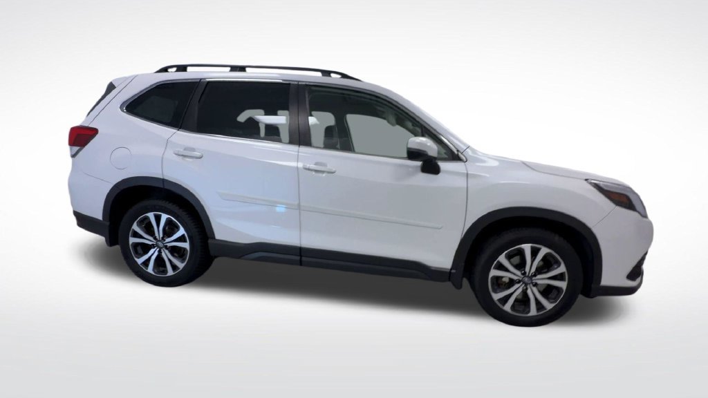 Used 2022 Subaru Forester Limited AWD/4WD image 9