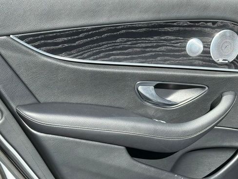 Used 2017 Mercedes-Benz E 300 4MATIC image 25