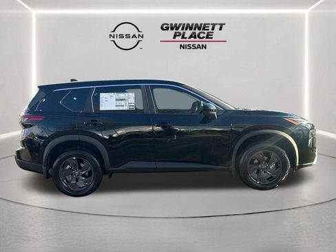 New 2026 Nissan Rogue SV image 4