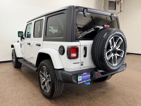 Used 2024 Jeep Wrangler Unlimited w/ Convenience Group AWD/4WD image 3
