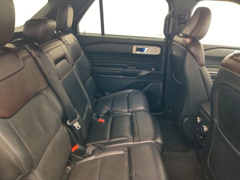 Used 2020 Ford Explorer Platinum w/ Premium Technology Package AWD/4WD image 19