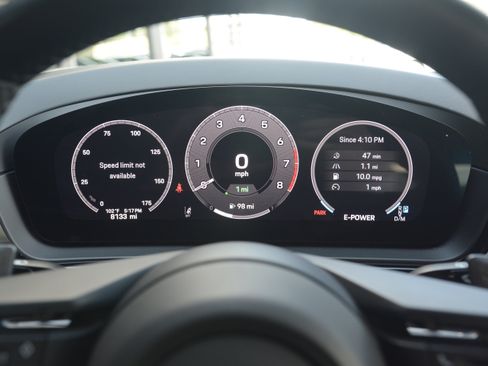 Certified 2025 Porsche Cayenne S AWD/4WD image 17