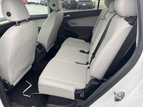 Used 2019 Volkswagen Tiguan SEL w/ 3rd Row Seat Package image 9