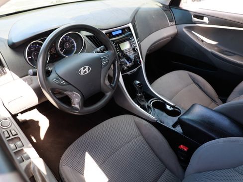Used 2011 Hyundai Sonata GLS image 4