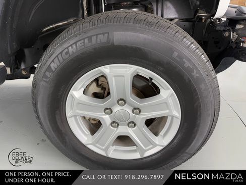 Used 2019 Jeep Wrangler Unlimited Sport S AWD/4WD image 14