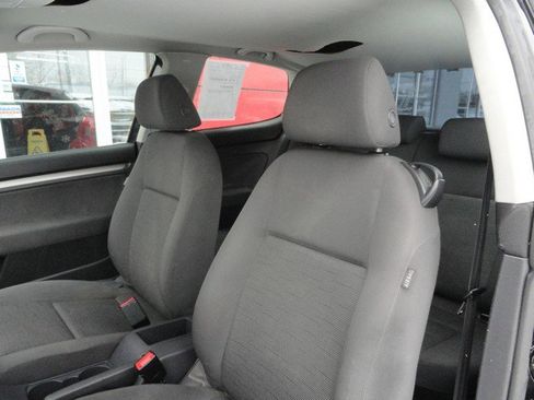 Used 2008 Volkswagen Rabbit 2-Door image 9