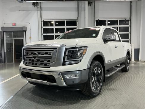 Used 2021 Nissan Titan Platinum Reserve w/ Moonroof Package image 2