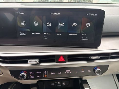 Certified 2024 Kia Sorento S w/ Panoramic Sunroof Package FWD image 28