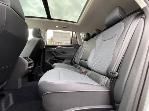 New 2026 Volkswagen Tiguan SE AWD/4WD image 13