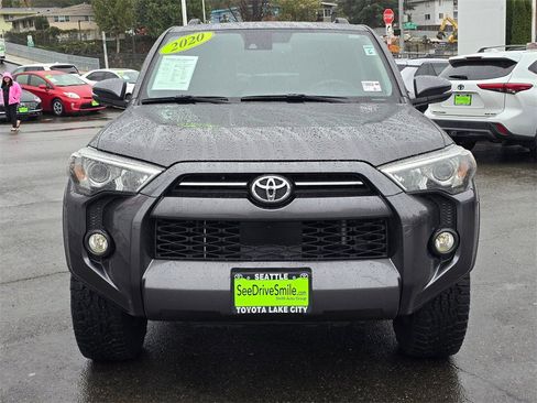Used 2020 Toyota 4Runner SR5 Premium w/ Moonroof Package image 2