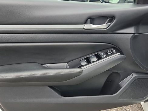 Certified 2023 Nissan Altima 2.5 SV image 13