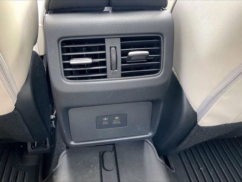 Used 2021 Nissan Rogue SV w/ Premium Package image 17