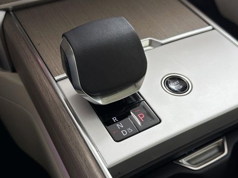 New 2026 Land Rover Range Rover SE image 16