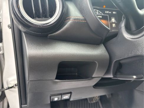 Used 2020 Nissan Kicks SR FWD image 17