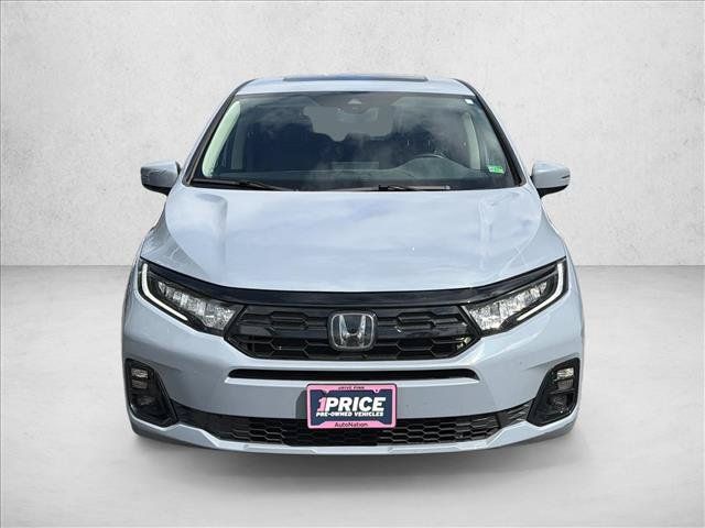 Used 2025 Honda Odyssey Elite image 2