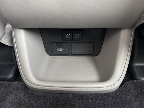 Used 2017 Toyota Highlander XLE image 22