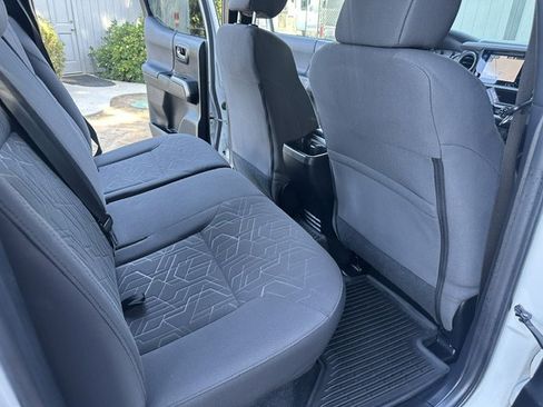 Used 2018 Toyota Tacoma TRD Sport w/ Technology Package AWD/4WD image 25
