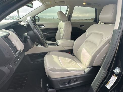 Used 2022 Nissan Pathfinder SL image 4