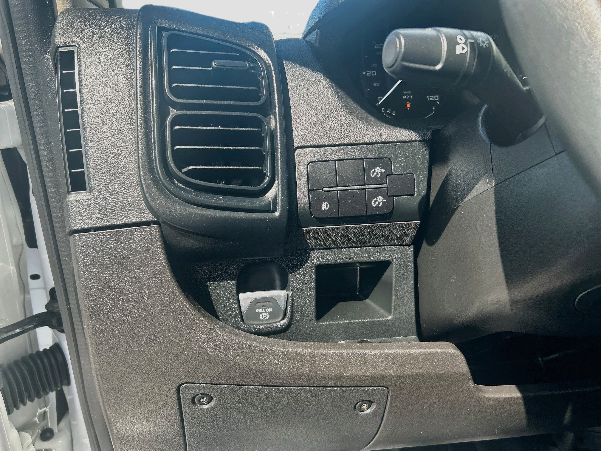 Used 2025 RAM ProMaster 2500 w/ Convenience Group FWD image 10