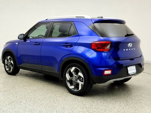 Used 2023 Hyundai Venue SEL FWD image 7
