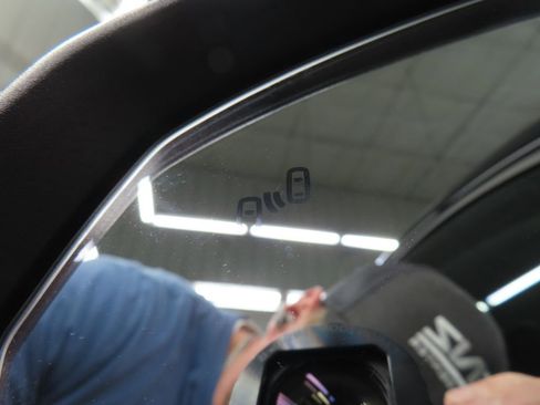 Used 2025 Volkswagen Taos SE image 59