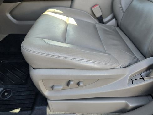 Used 2015 Chevrolet Suburban LT w/ Luxury Package image 20