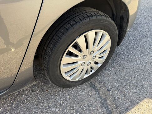 Used 2015 Nissan Leaf S image 10