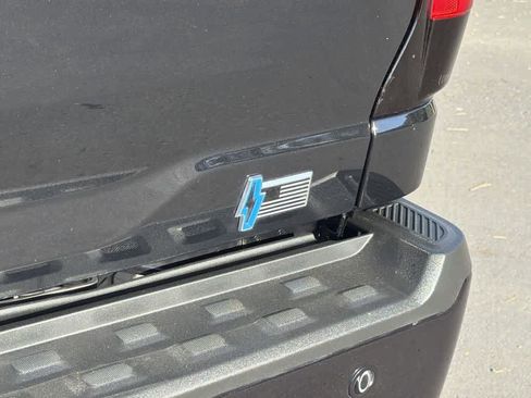 Used 2022 Ford F150 Lightning Lariat image 31