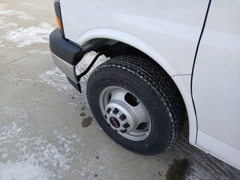New 2025 GMC Savana 3500 Extended w/ Power Convenience Package RWD image 27
