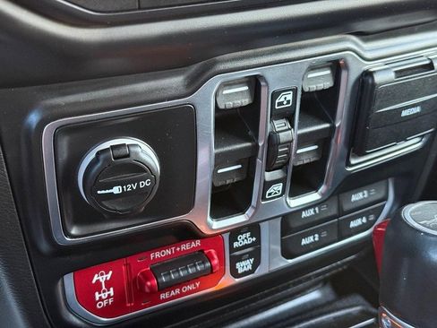 Used 2020 Jeep Gladiator Rubicon image 26