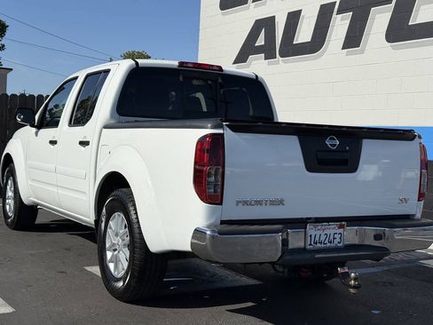 Used 2017 Nissan Frontier SV RWD image 4